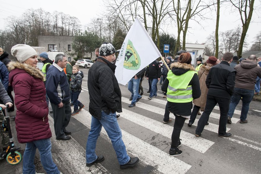 Kuźnia Nieborowska. Protest mieszkańców w sprawie DW 921