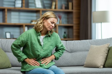 erős hasfájás jele kiváltó oka kivizsgálás reflux tünete