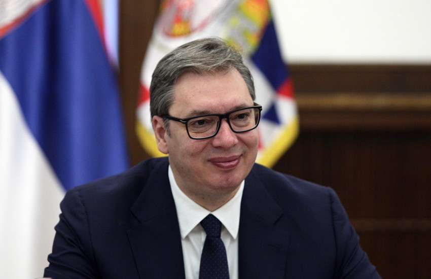 Aleksandar Vučić: Šahista koji igra i crnim i belim.