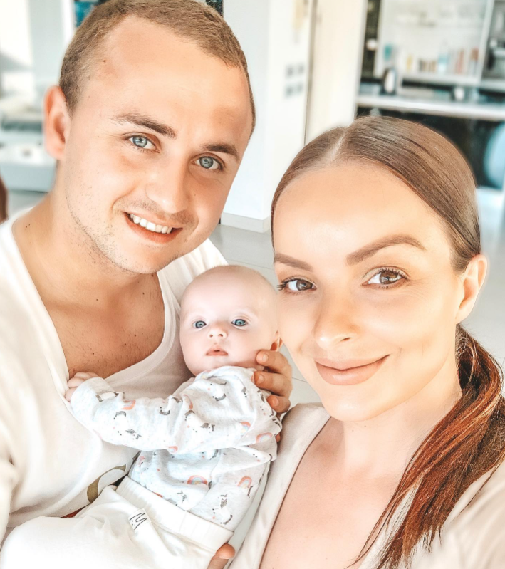Daniela Nízlová a Stanislav Lobotka s dcérkou Lindou.