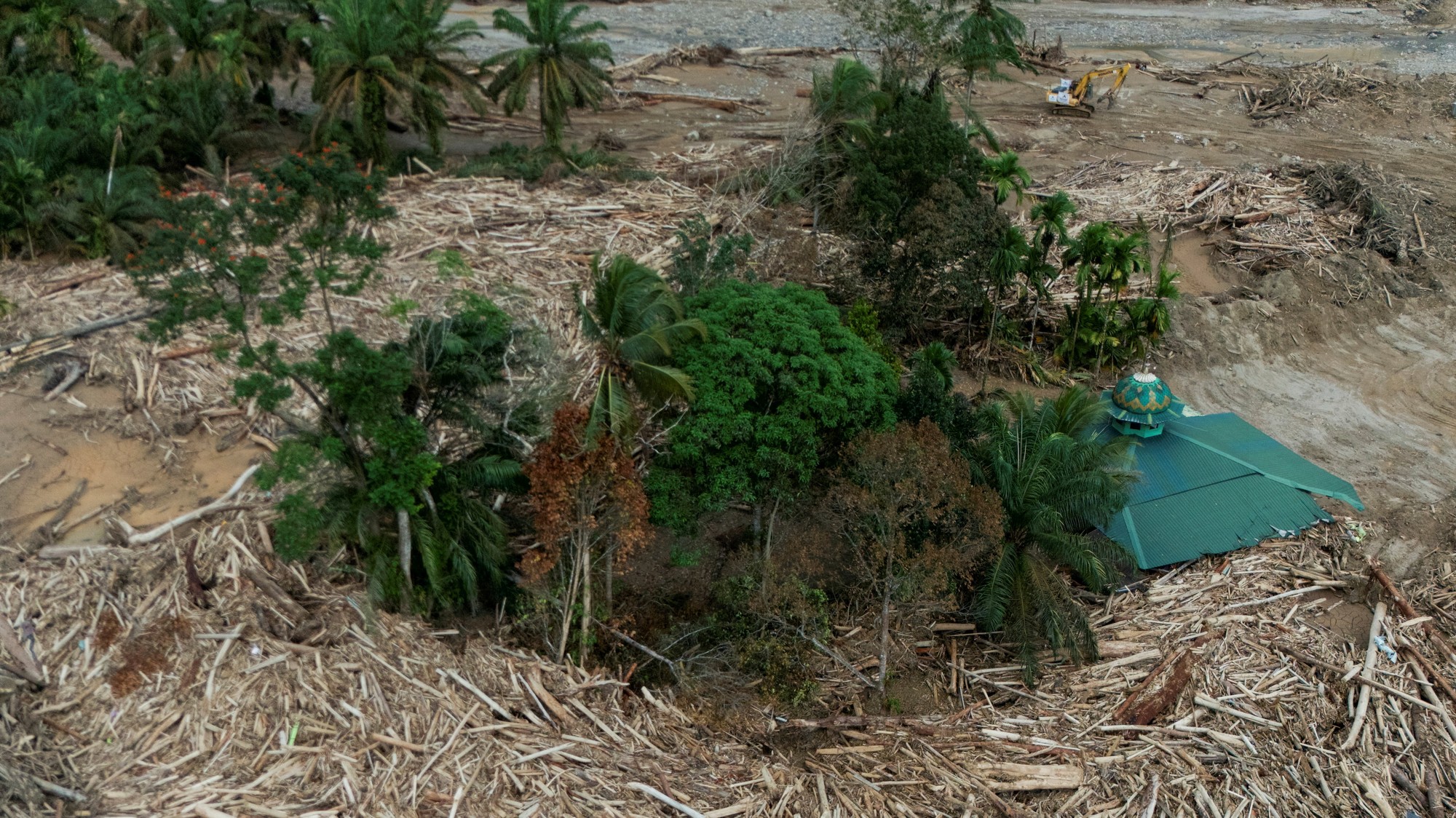 Ničivé povodne na Sumatre