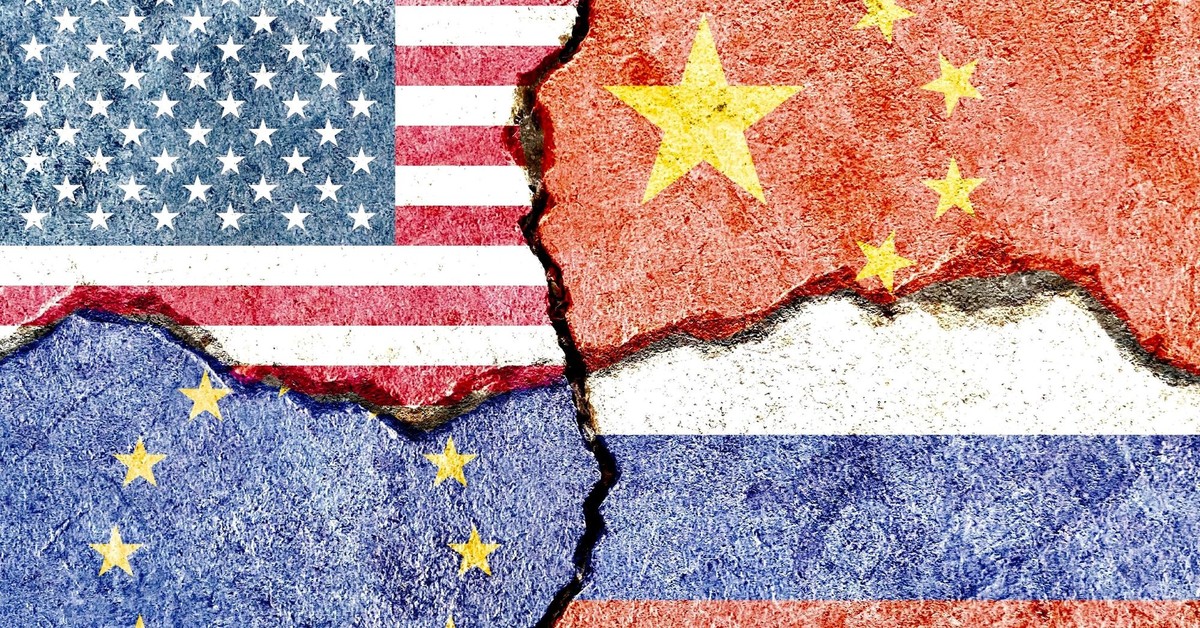 Является ли сближение Трампа с Путиным большой ошибкой Америки? Эксперт: Россия не откажется от пакта с Китаем, а США потеряют доверие союзников