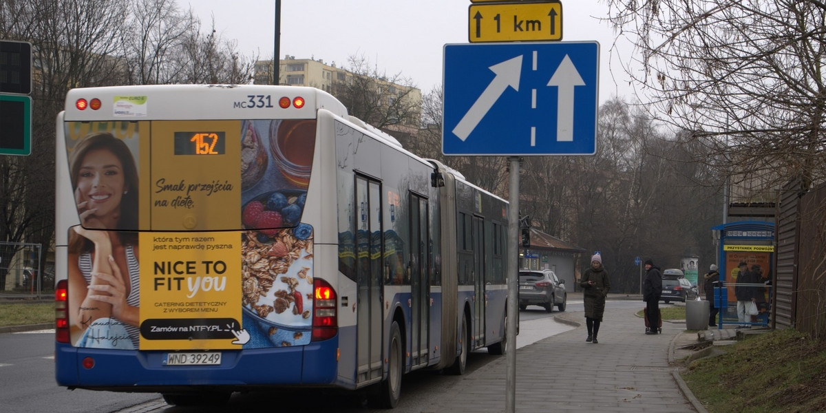 Mężczyzna zgorszył pasażerów autobusu w Krakowie (zdjęcie ilustracyjne).