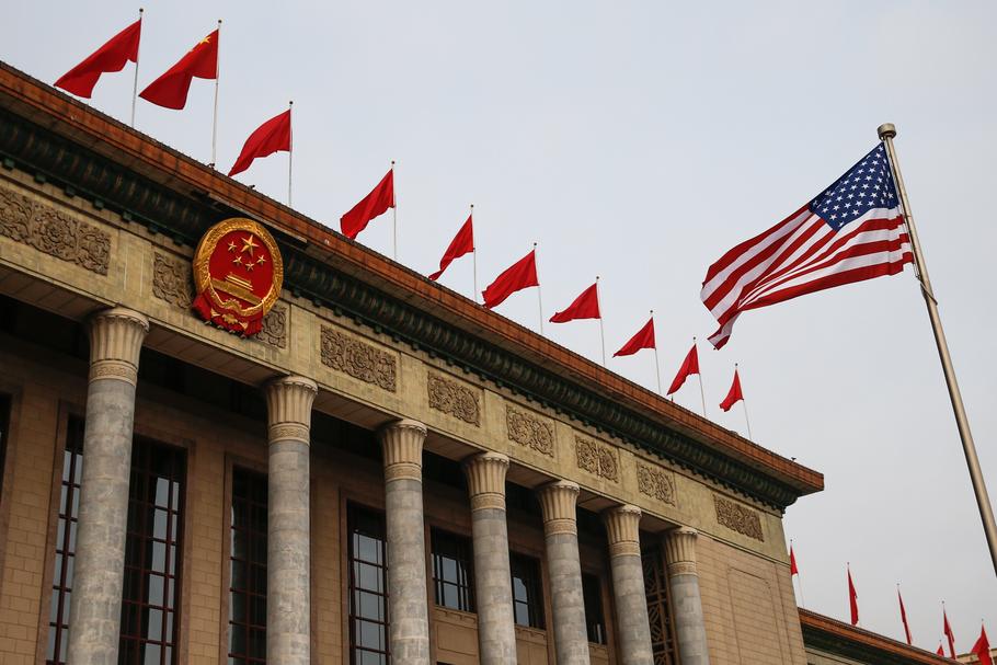 Jest szansa na zakończenie amerykańsko-chińskiej wojny handlowej? Na zdj. Wielka Hala Ludowa w Pekinie w 2017 r. w trakcie wizyty Donalda Trumpa w Chinach