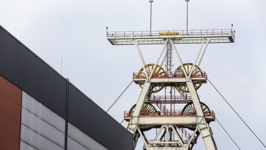 referendum w jsw: pracownicy zagłosują nad zawieszeniem 14. pensji i d