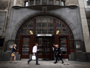 Firmy wchodzące na giełdę za pośrednictwem banku Goldman Sachs zyskują najwięcej