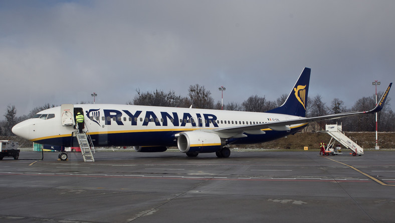 Irlandzki Ryanair, który otwiera nowe bazy w Polsce, Danii, Hiszpanii, na Cyprze oraz w Wielkiej Brytanii, stworzy w tym roku 1000 nowych miejsc pracy - informuje londynek.net.