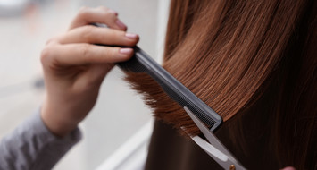 Czy podcinanie włosów sprawia, że rosną szybciej? Wyjaśniamy raz na zawsze