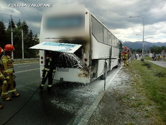 Kierowca autobusu nie zauważył pożaru