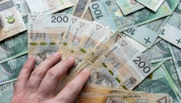 Świadczenie wspierające  2025. Komu przysługuje i ile wynosi?