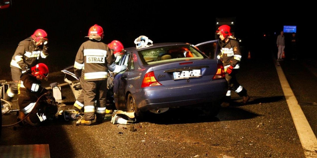 Poważny wypadek w Opolu. Po pijaku staranował dwa auta