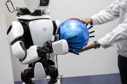 Nowy trend na rynku. Ludzie przejmują niektóre zadania robotów