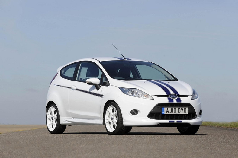 Ford Fiesta fajne pasy ma