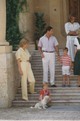 A vaníliasárga nyárra telitalálat - ha pedig arany kiegészítőkkel kombinálod, különösen elegáns lesz az összhatás. (1987)