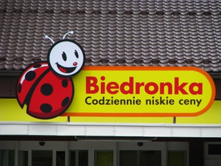 Biedronka: płatności kartami będą, ale pod warunkiem