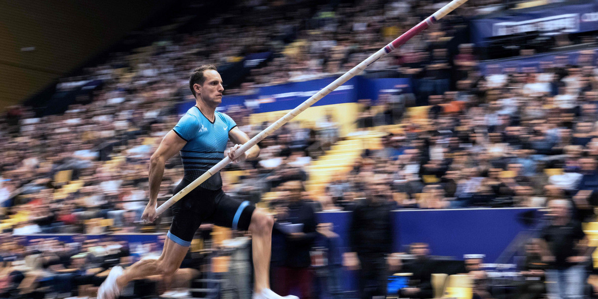 Tyczkarz Lavillenie zorganizował sobie zawody w ogrodzie