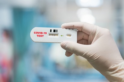 GVH: influenszerek nem reklámozhatnak covid teszteket
