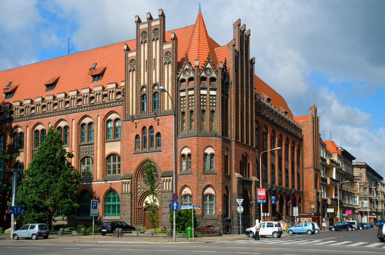 Szczecin, budynek poczty przy rogu al. Niepodległości i ul. Bogurodzicy