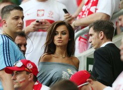 To zdjęcie zmieniło życie Natalii Siwiec. Od 'miss Euro' do znanej celebrytki [FOTO]