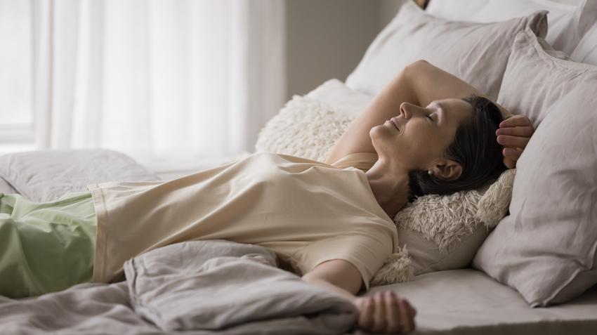 alvászavar háton alvás hatása alvási póz jelentése