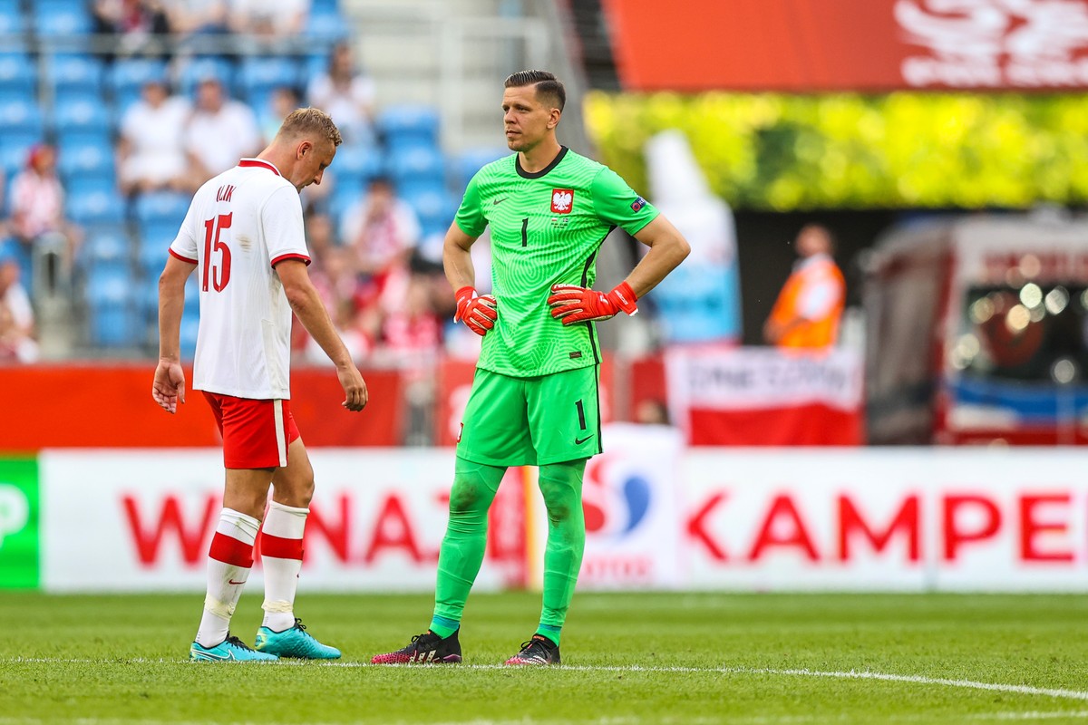 Kamil Glik i Wojciech Szczęsny w trakcie meczu z Islandią w Poznaniu