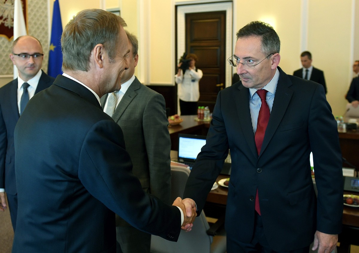 Premier Donald Tusk i szef MSW Bartłomiej Sienkiewicz