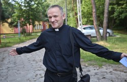 Ksiądz Lemański powinien przeprosić? Niejasna odpowiedź Episkopatu