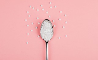 Aspartam „potencjalnie rakotwórczy”. Czy można go spożywać?