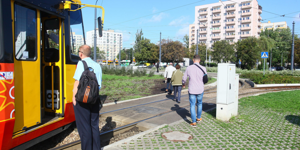 Fuszerka na pętli tramwajowej na Mokotowie