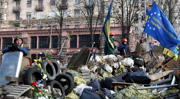 Kurski na barykadzie i z tarczą. Zdjęcia europosła z wizyty w Kijowie