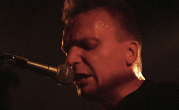 1995-09-10. Koncert zespołu Republika w klubie Dekadent. Nz. Lider grupy Grzegorz Ciechowski.