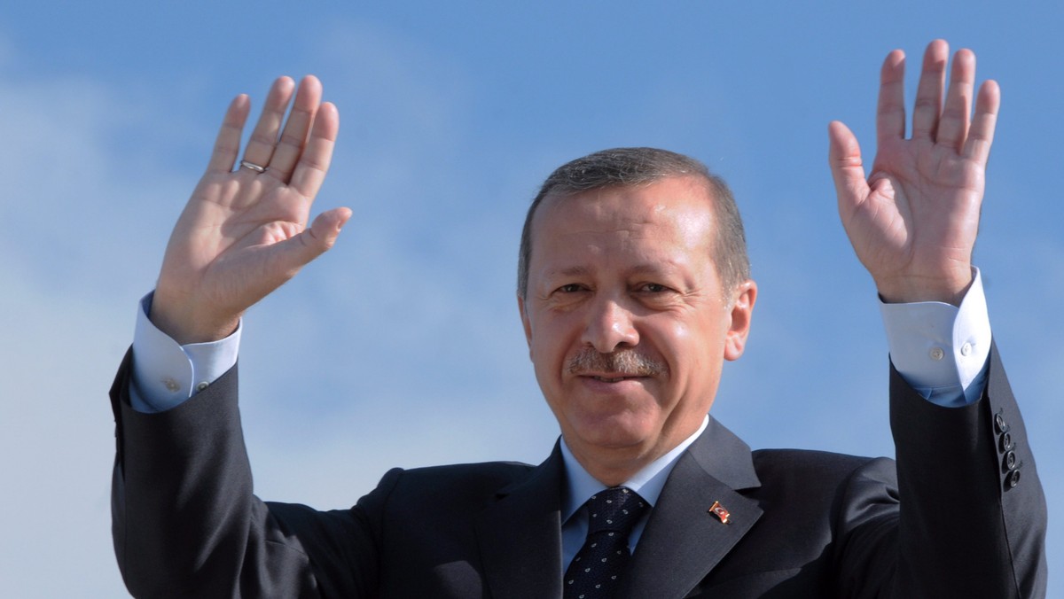 Turcja wraz z Północnym Cyprem rozpocznie poszukiwania ropy i gazu, idąc w ślady Cypru, Izraela i Grecji - powiedział premier Turcji Recep Tayyip Erdogan. To reakcja na informację Republiki Cypryjskiej o początku wierceń w poszukiwaniu gazu.