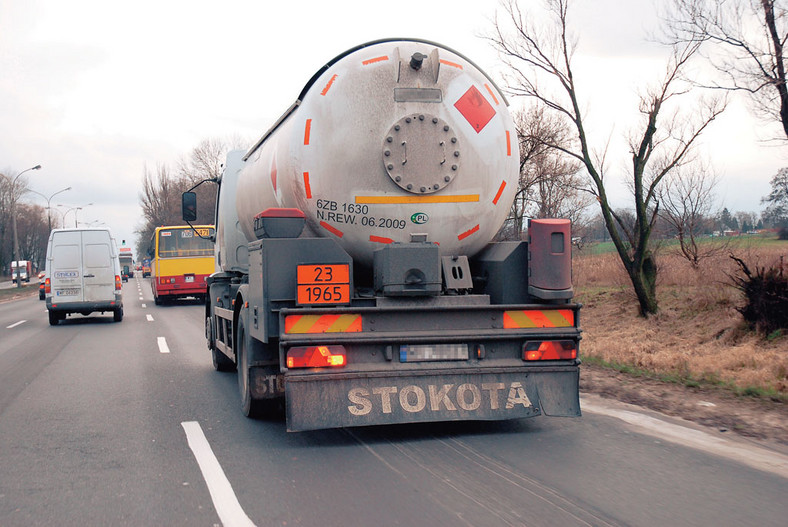 Tablice na ciężarówkach - czy wiecie co oznaczają?