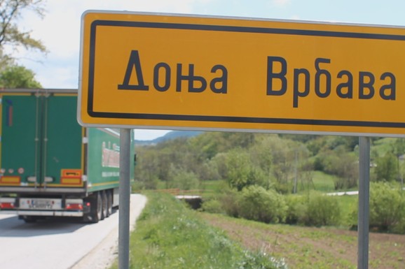 Ovde ako tražite nekog po imenu, reći će "nikad čuli", ali ako kažete - treba mi Vepar, Šlog, Đavo ili Koza, za njih svi znaju: U ovom selu se oslovljavaju samo po nadimcima