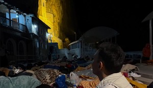 Neca spava pod Ostrogom