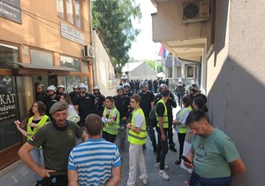 Blokada ispred Osnovnog suda u Novom Pazaru