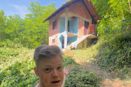 Amerikanac KUPIO ORONULU KUĆU u Zagorju za 5.000 evra i svi su mislili da je LUD: Nakon RENOVIRANJA mu se klanjaju i ne mogu da dočekaju KRAJNJI REZULTAT