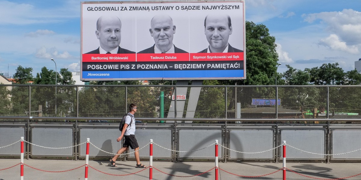 Szokujący baner w centrum miasta. Tak karzą polityków PiS