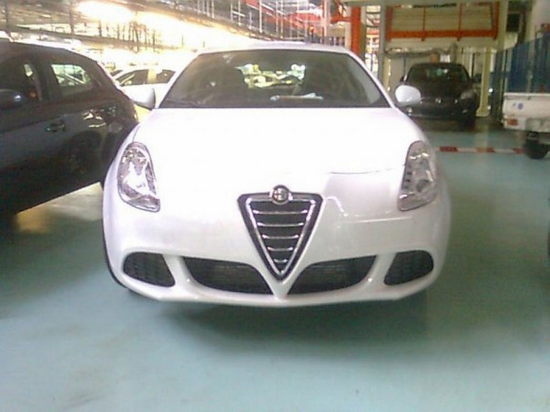 Alfa Romeo Milano - Szpiegowskie zdjęcia!