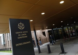 Cios w Facebooka. Europejski Trybunał Sprawiedliwości: Nie można wysyłać danych osobowych do USA