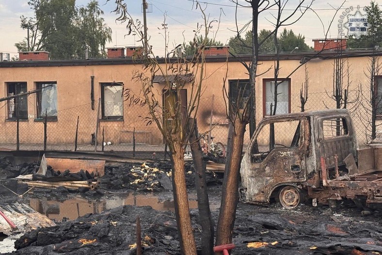 Pożar skupu złomu w Żorach