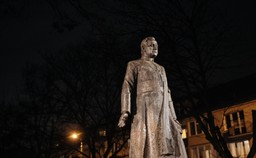 "W przestrzeni publicznej nie ma miejsca na pomnik księdza Jankowskiego". Monument nie wróci na gdański skwer