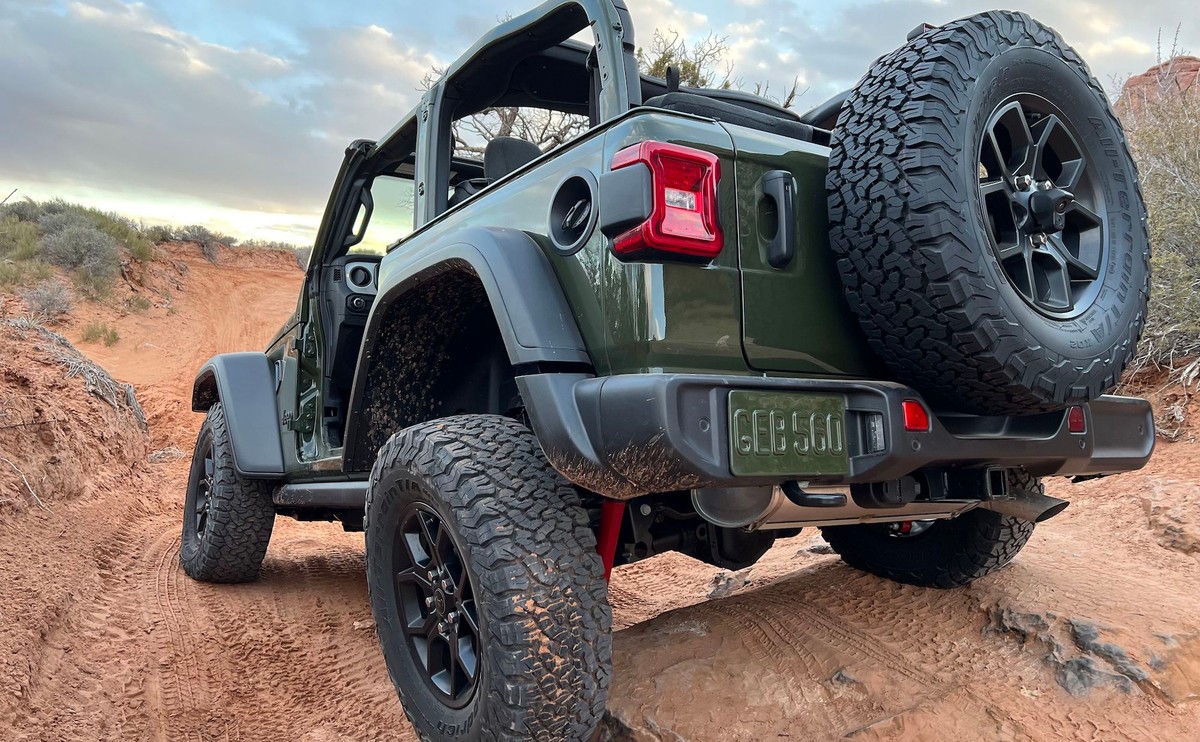 Jeep Wrangler 2024 - ikona samochodów terenowych w nowej odsłonie