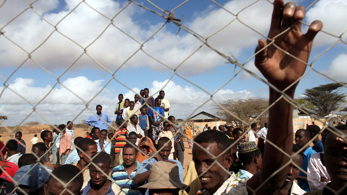 Czy jesteś pewien, że podróżujesz odpowiedzialnie i etycznie? Z badań wynika, że turyści goszczący w miejscach takich jak Bali, Goa czy Gambia zużywają aż 16 razy więcej wody niż miejscowi, co powoduje konflikty o wodę oraz sprzyja powstawaniu chorób.