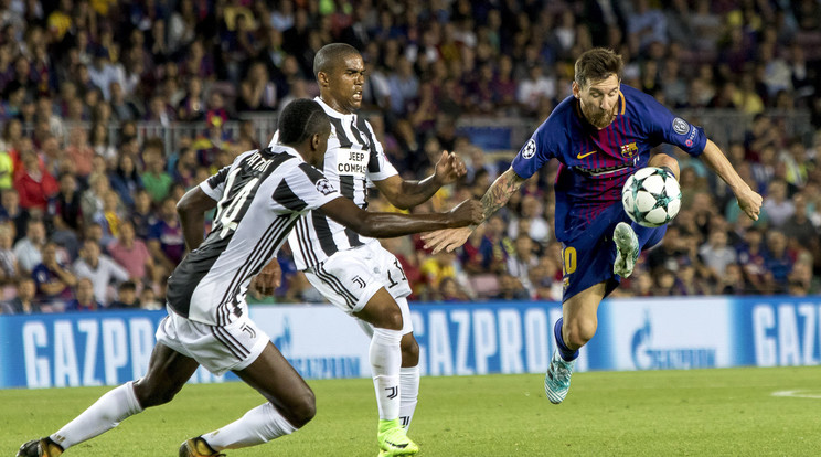 A Juventus játékosai nem tudták megállítani Lionel Messit (jobbra) /Fotó: AFP