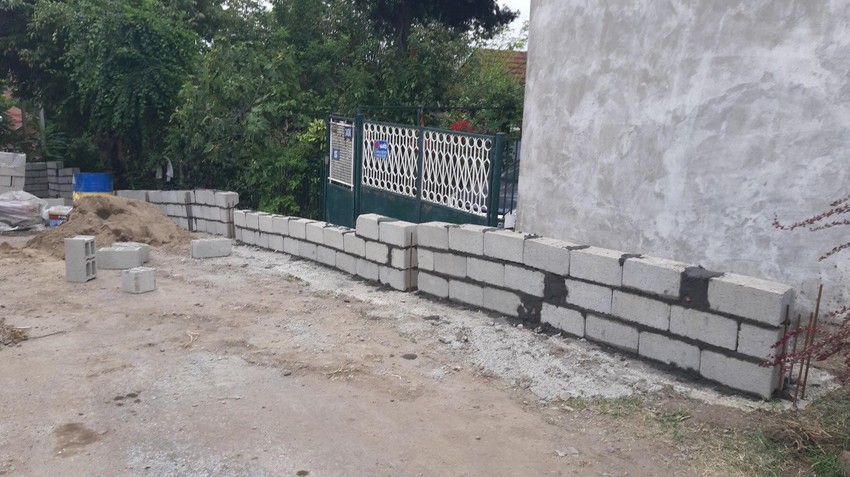 Pre tri meseca, stanovnici Glamočke ulice bili su zazidani