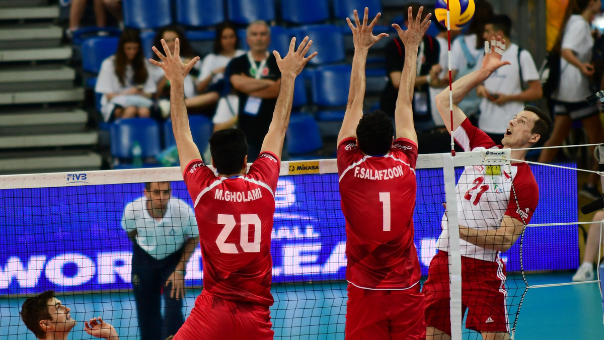 Siatkarska reprezentacja Polski przegrała z Iranem 1:3 (25:18, 23:25, 23:25, 22:25) w meczu trzeciej kolejki Ligi Światowej. Biało-Czerwoni świetnie weszli w mecz, ale potem było już coraz gorzej i w ostatnim meczu we Włoszech nie zainkasowali punktów.