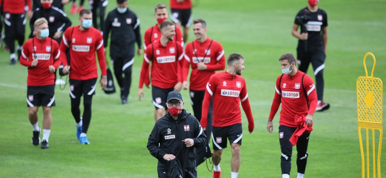 Kadra Brzęczka wylądowała w Amsterdamie. W sobotę kolejne testy na COVID-19