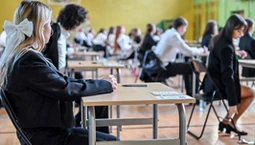 Kalendarz roku szkolnego 2025/2026. Kiedy matury, egzamin ósmoklasisty, ferie i przerwy świąteczne?