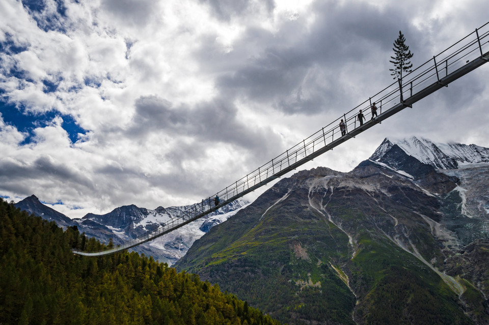 SWITZERLAND CONSTRUCTION SUSPENSION BRIDGE  (World's longest pedestrian suspension bridge inaugurated)